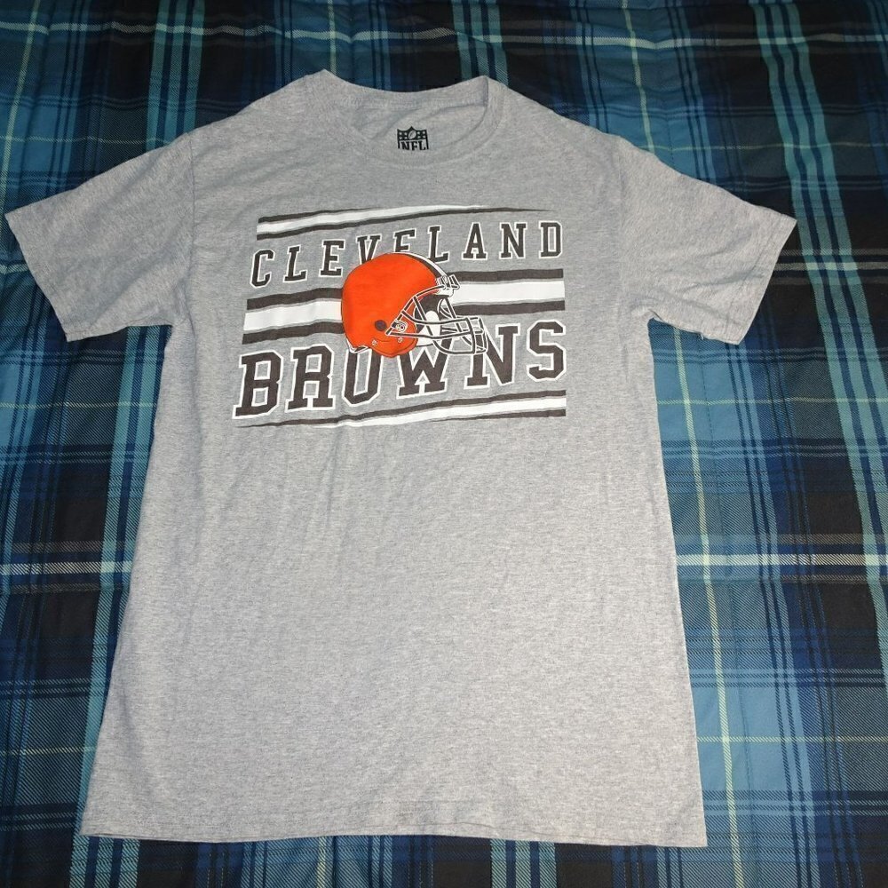 NFL  Cleveland Browns Football Helmet T-Shirt Size Small